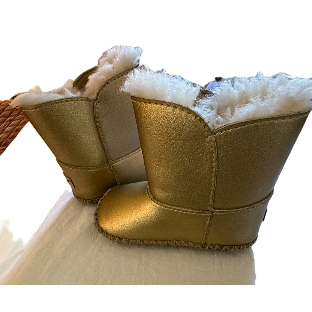 UGG adorable cassie